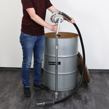 Kurbelpumpe fr l- und Benzinfsser 100 Liter|min YT-0715