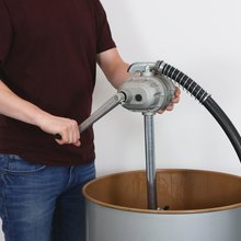 Kurbelpumpe fr l- und Benzinfsser 100 Liter|min YT-0715