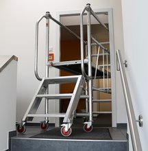 Profi Aluminium-Gerst mit Treppe klappbar 178X74 cm 178SKT