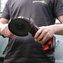 Akku- Winkelschleifer 18 Volt Li-Ion YT-82826