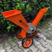 Forest Master Benzin Hcksler 6 PS 208ccm 4-Takt inkl. Messer Nuss und Schrauben