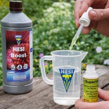 HESI Boost 1l + SuperVit 10 ml Vorteilspack+Messbecher & Pipette